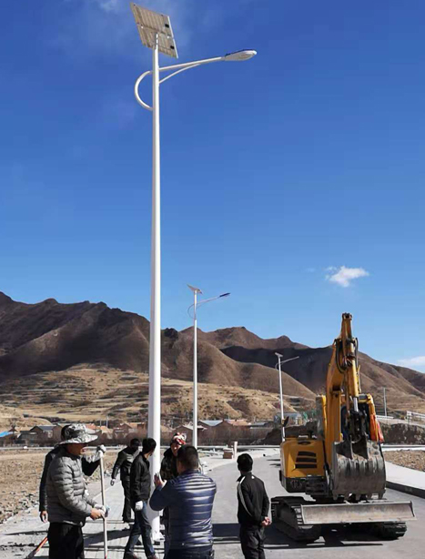 甘南碌曲10米城西太阳能路灯项目